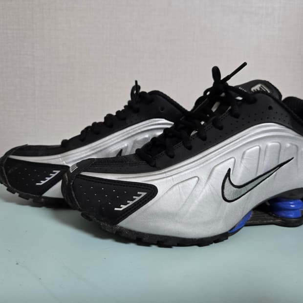 나이키 샥스R4 265