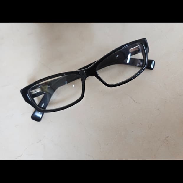 아네스베 뿔테안경 y2k 긱시크 안경