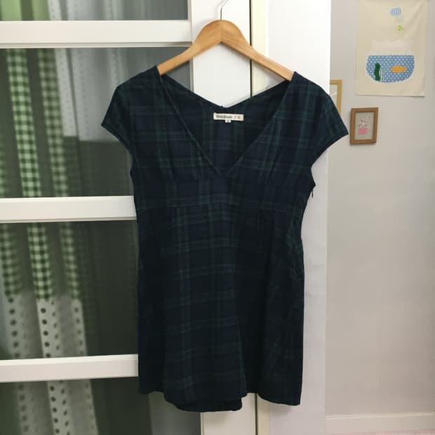 타탄체크 브이넥 블라우스