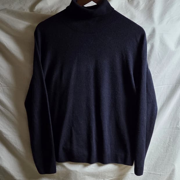 유니클로 캐시미어 100% 터틀넥 니트 네이비 XL