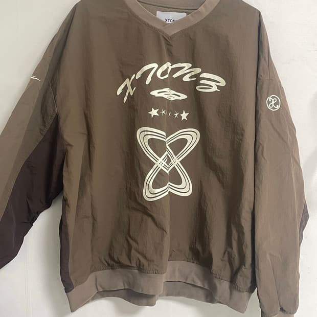 엑스톤즈 나일론 맨투맨