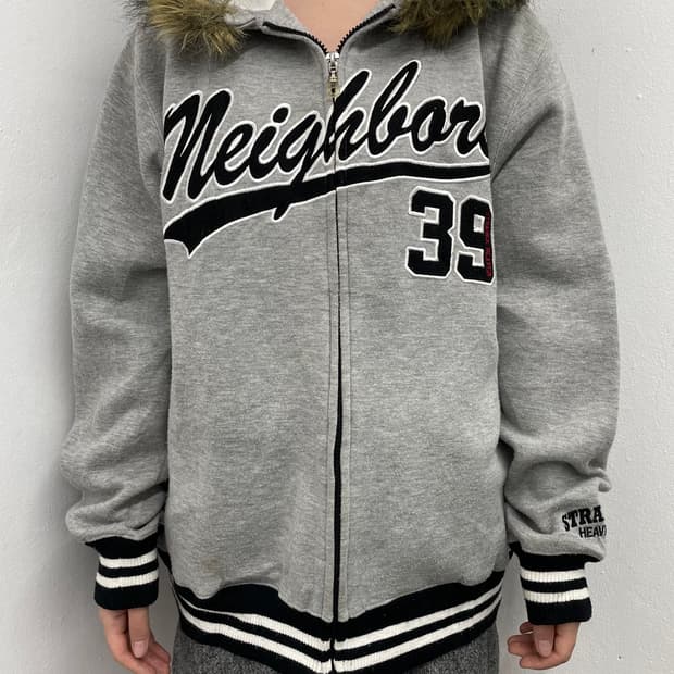 그레이 레터링 퍼 후드집업