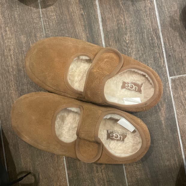 어그 230 싸게날려요 