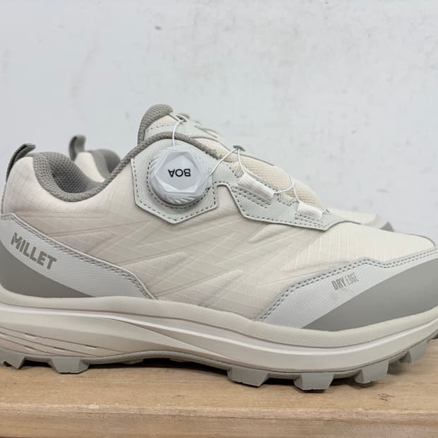 밀레 트레킹화 250