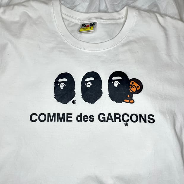 베이프 × 꼼데 가르송 그래픽 프린트 티셔츠