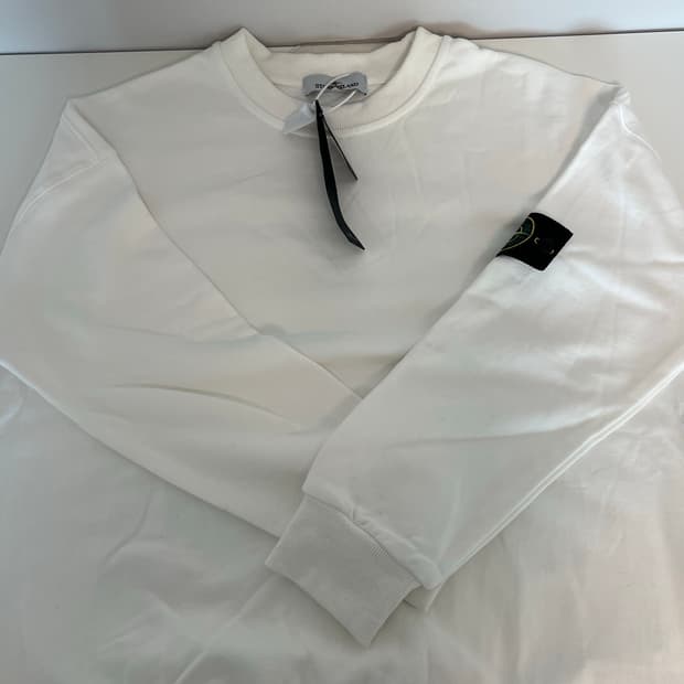 스톤아일랜드 화이트 맨투맨 새상품