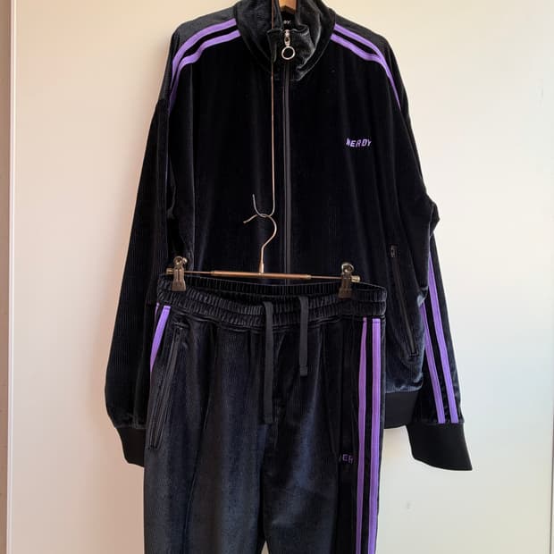 널디 NERDY 블랙 퍼플 코듀로이 집업 셋업 M 거의새거