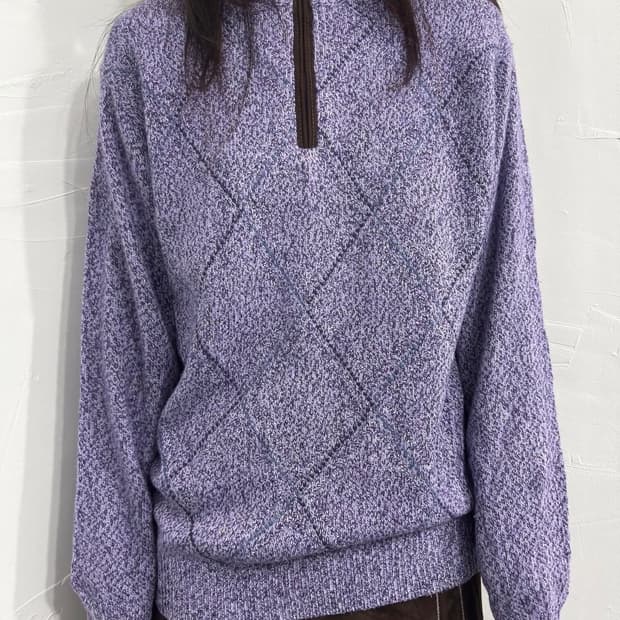 simple life argyle knit top