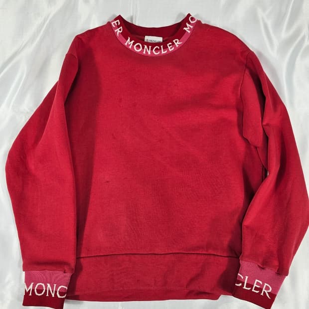 몽클레어레터링맨투맨