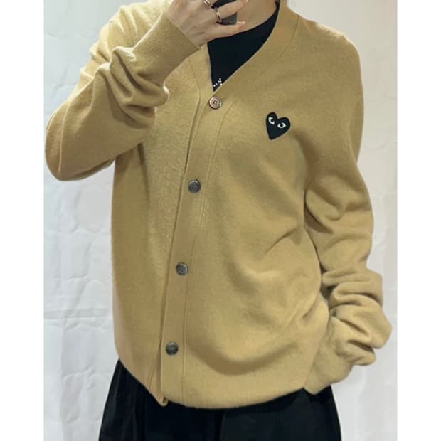 꼼데가르송 블랙 와펜 베이지 가디건