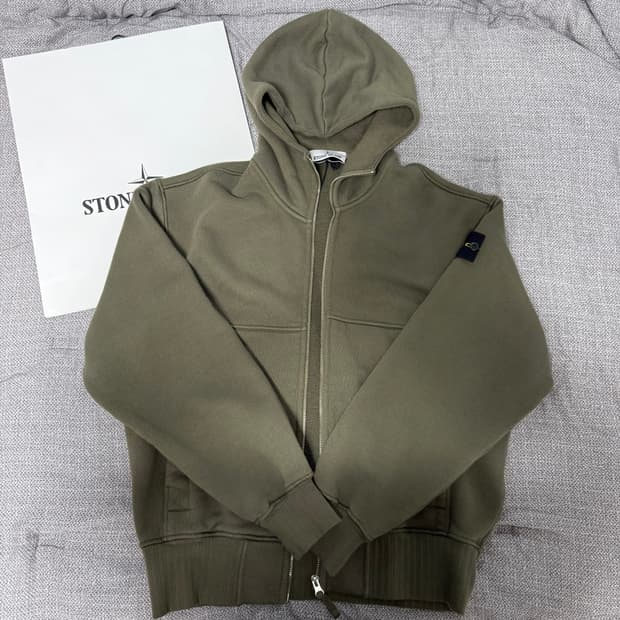 스톤아일랜드 25fw 밀리터리 그린