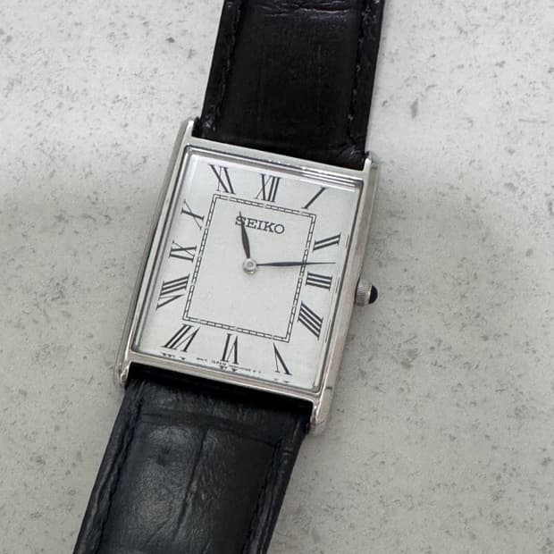 세이코 탱크 까르띠에맛 