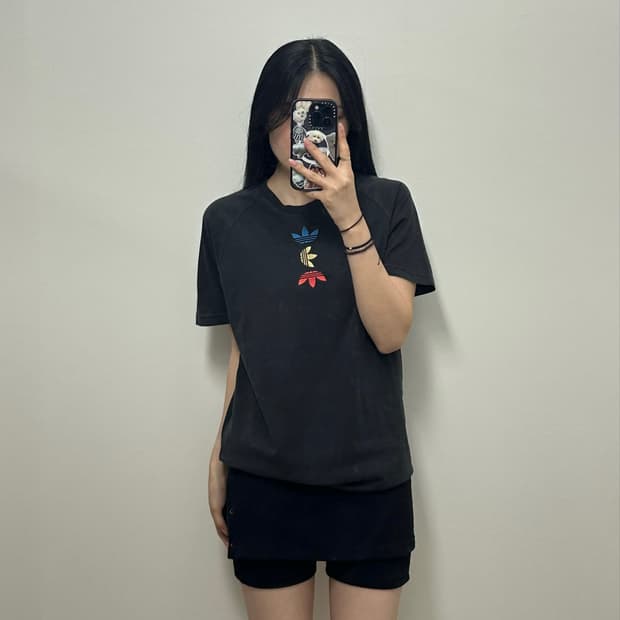 아디다스 블랙 반팔 티셔츠