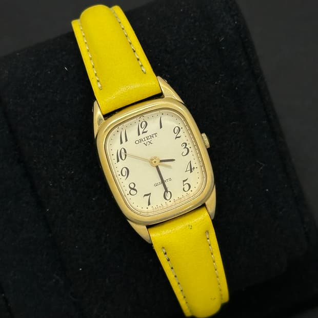 오리엔트 VX 토노 쿼츠 시계