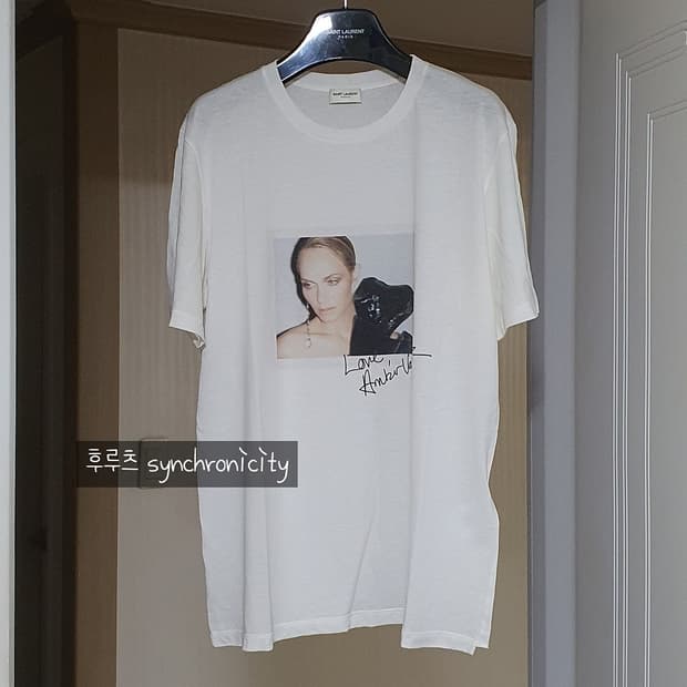 생로랑 Amber Valletta 포토 티셔츠