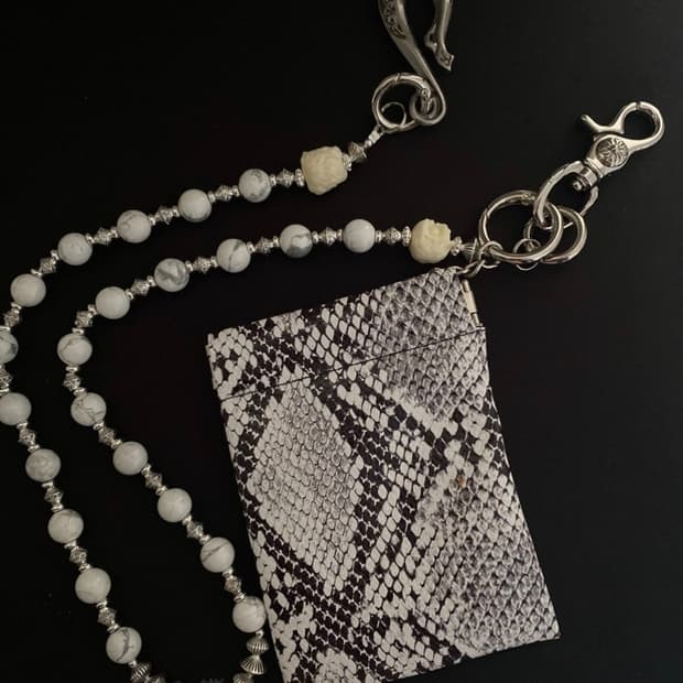 White Stone Chain Key Holder