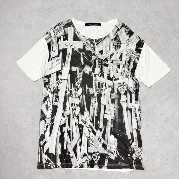 NO ID. Black Cross Graphic T-Shirt