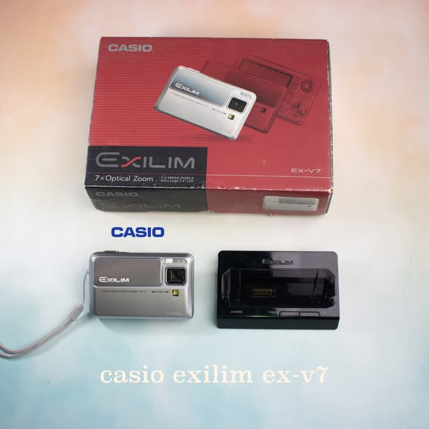 최상급 컨디션의 casio exilim ex-v7 박스세트 (결과물 0)