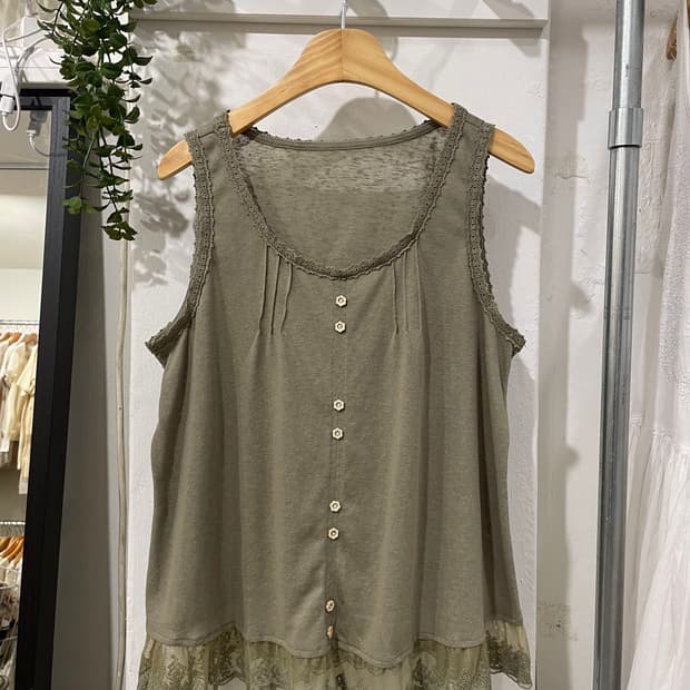 ⭐️단 3일만 할인⭐️popo sleeveless (khaki)