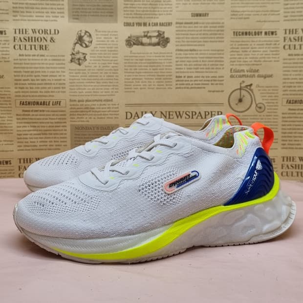 다이나핏 니트 여성 런닝화245