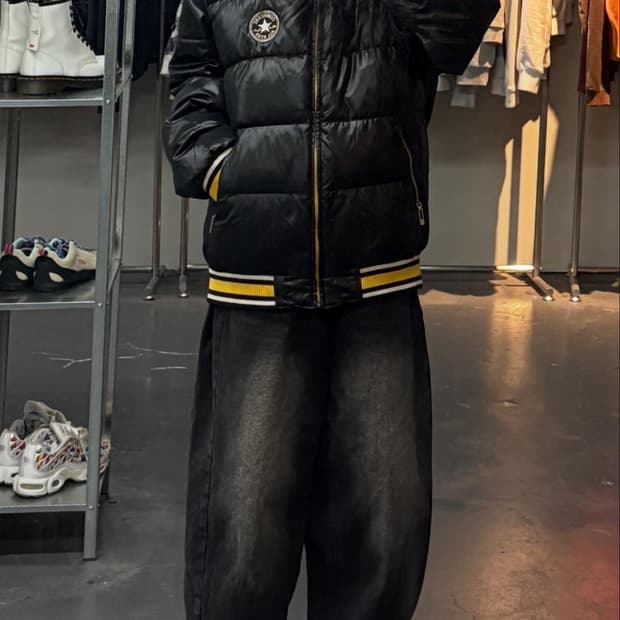 컨버스 덕다운 유광 블랙패딩 A3351