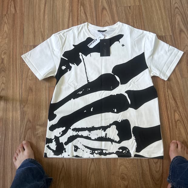 아캄 Phalanges Half Top