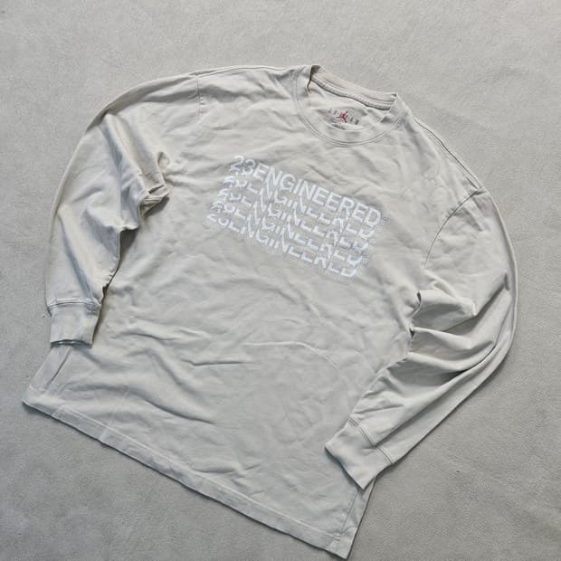 L 나이키조던 엔지니어드 롱슬리브 긴팔티 0325Y