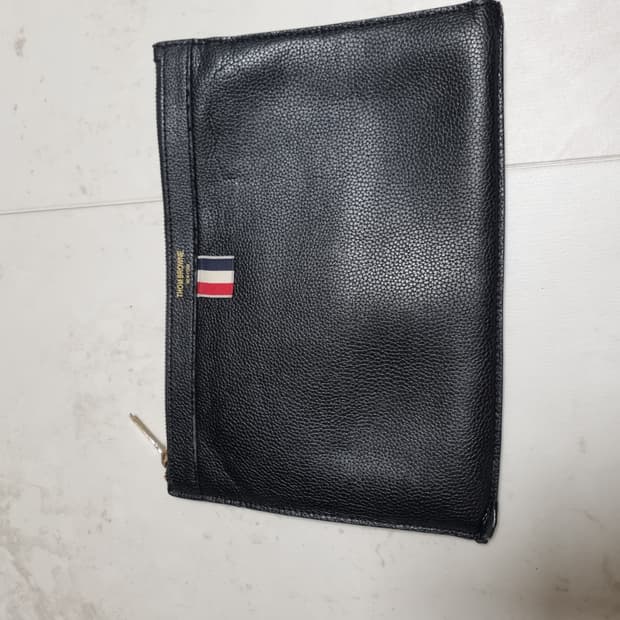 톰브라운 블랙 레더 파우치