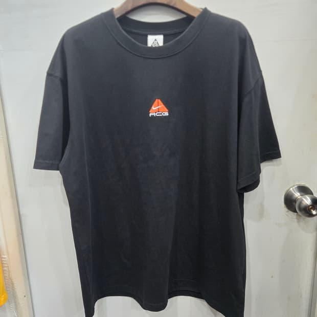 105,XL )) NIKE 나이키 ACG 반팔티셔츠! 깔끔한 디자인!~