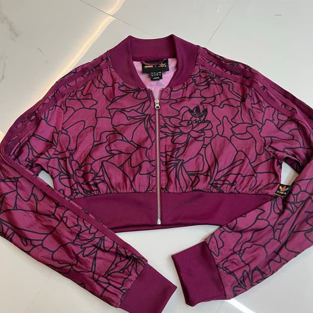 아디다스 크롭집업