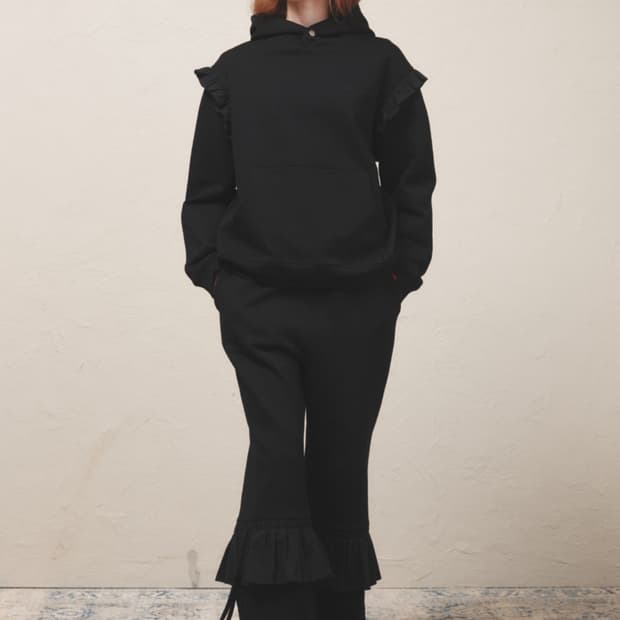 RUFFLED SWEATPANTS (BLACK)