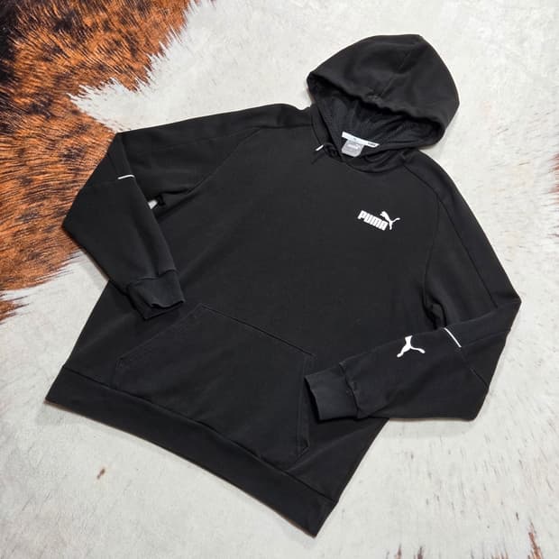 퓨마 로고 사이드 라인 블랙 후드티