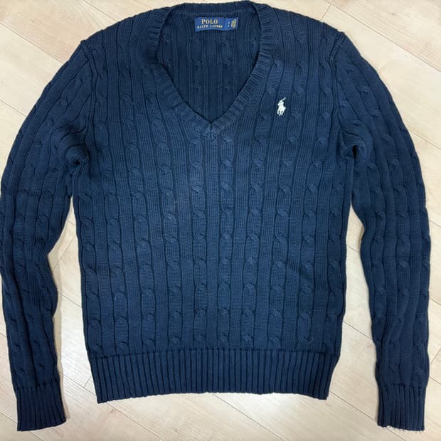 폴로 브이넥 니트