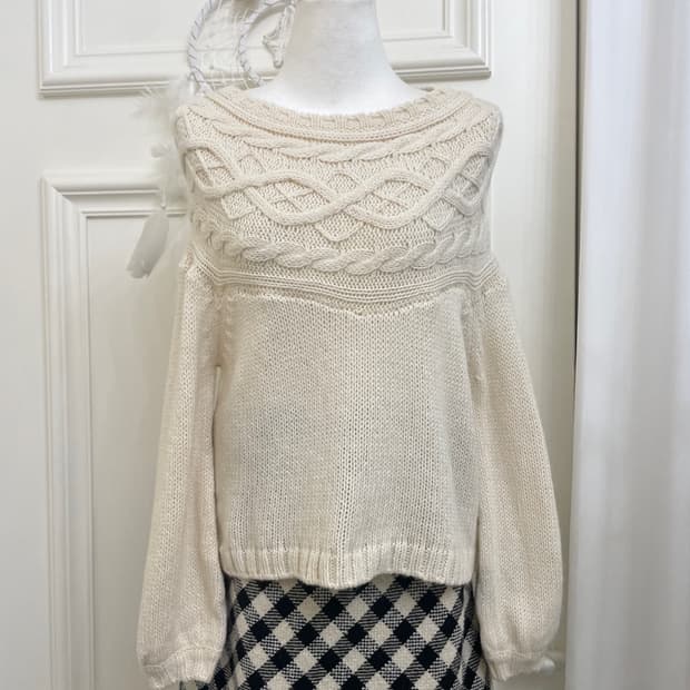EARTH ivory twist point wool sweater