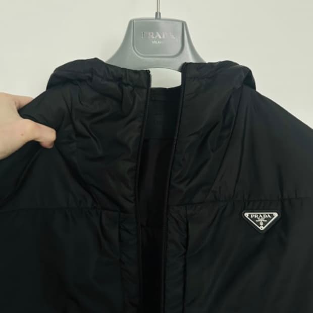 프라다 리나일론 패딩 판매합니다!!!