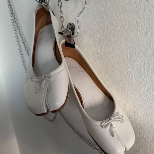 메종 마르지엘라 타비 리본 펌프스