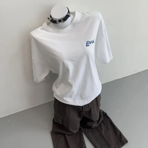빈티지 화이트 후면 프린팅 반팔