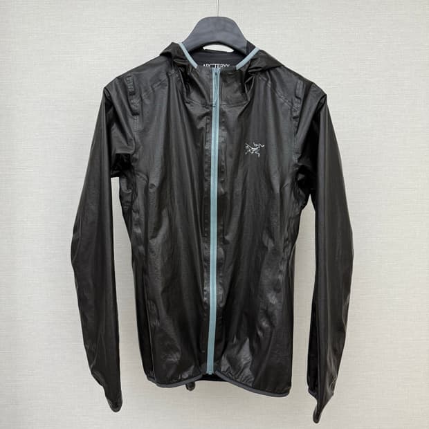 아크테릭스 후디 셸 자켓