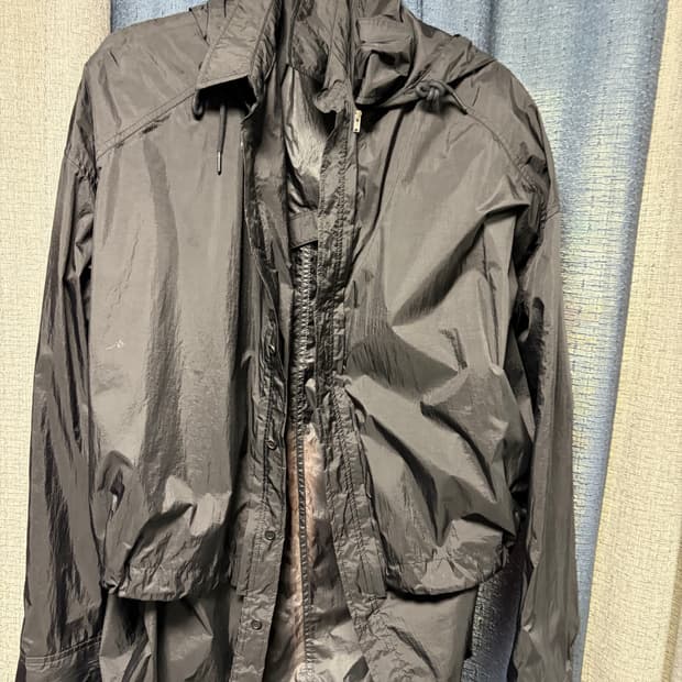 준지 블랙 셔츠형 아우터 투웨이 연출