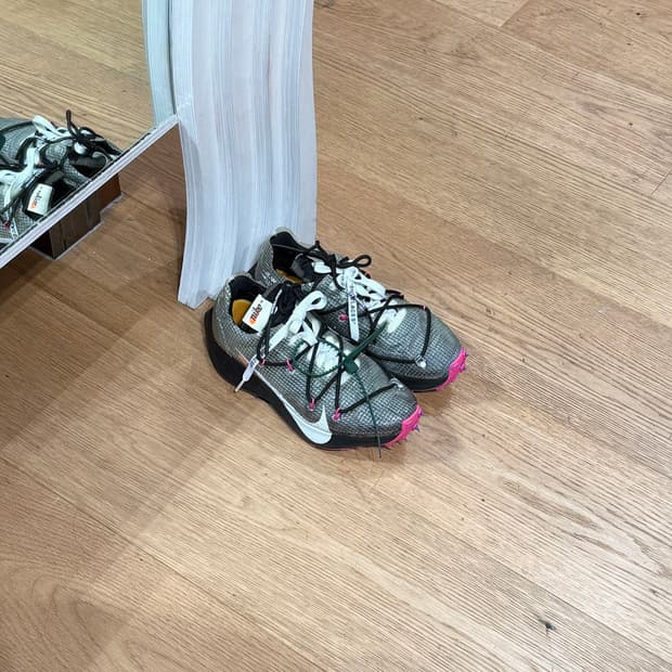 오프화이트 x 나이키 블랙핑크 베이퍼 스트리트 스니커즈 