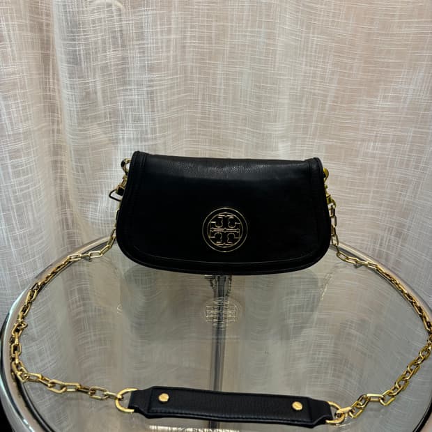 정품 토리버치 레바 클러치 크로스백    