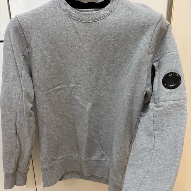 cp컴퍼니 그레이맨투맨 S