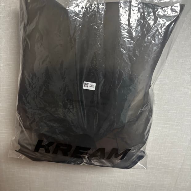 새상품 에센셜 반바지