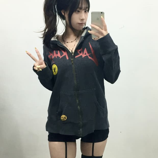 [LARKINS] 라킨스 y2k 게코 도마뱀 후드집업