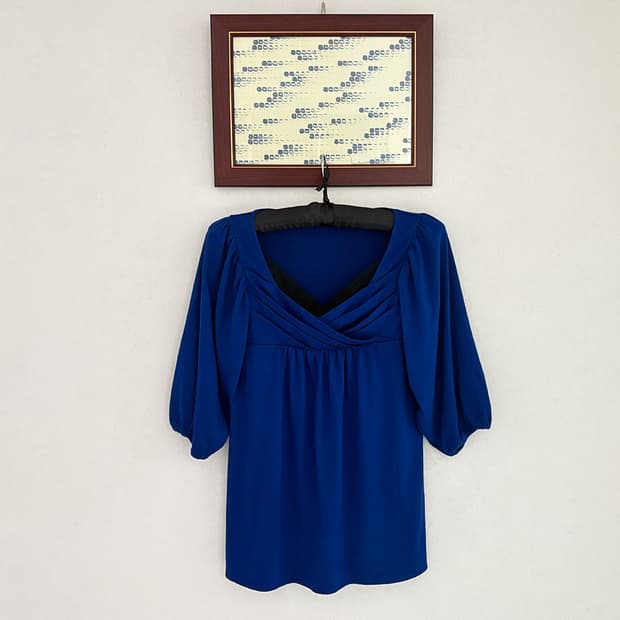 blue puff sleeve top