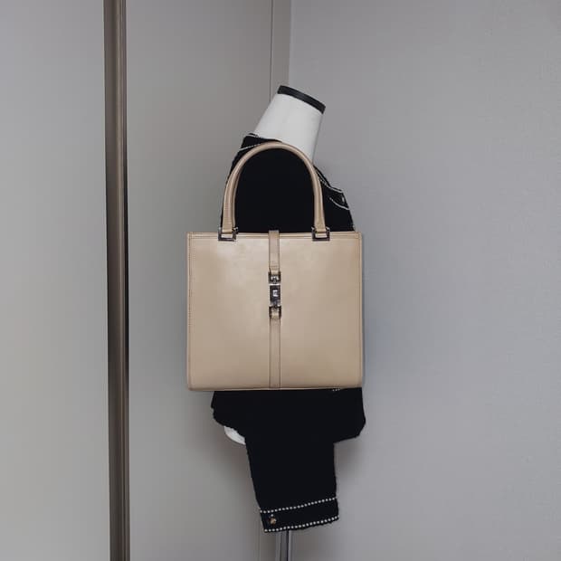 구찌 빈티지 레더 재키백 베이지