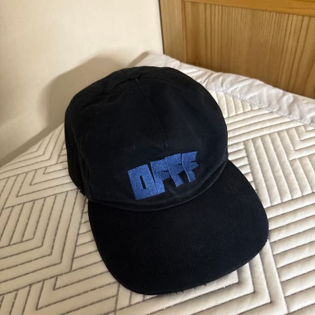 오프화이트 모자
