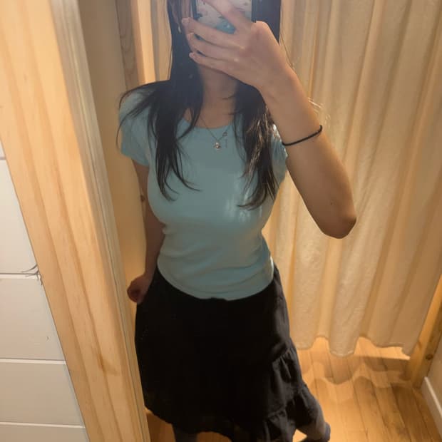 브랜디 멜빌 블랙 미디스커트