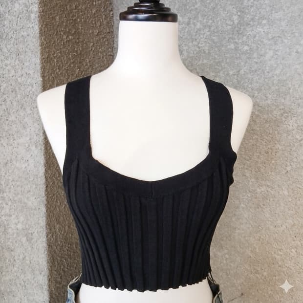 [hyke] 골지 니트 크롭 나시탑