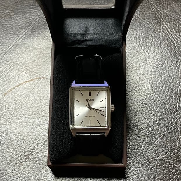 카시오 mtp-v007 흰판 사각시계